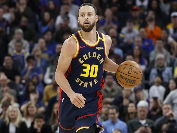 Stephen Curry Kembali Berlatih Usai Alami Cedera Panggul