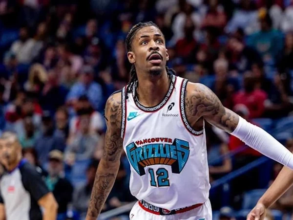 Ja Morant tampaknya sama terkejutnya dengan pemecatan mengejutkan Memphis Grizzlies seperti orang lain.