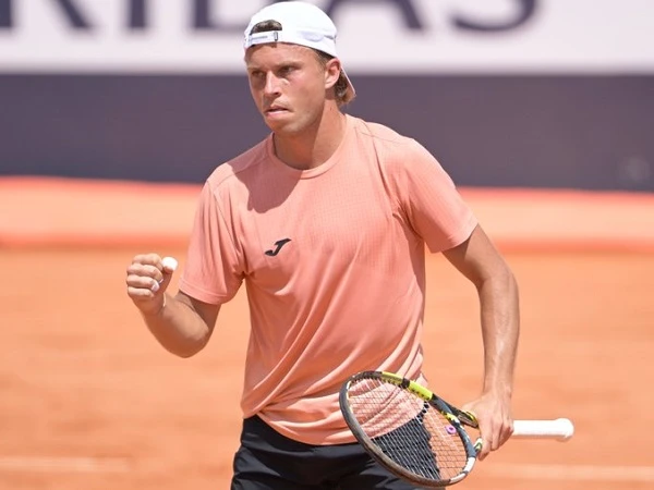 Alexandre Muller Jatuh Bangun Demi Lewati Rintangan Pertama Di Roma