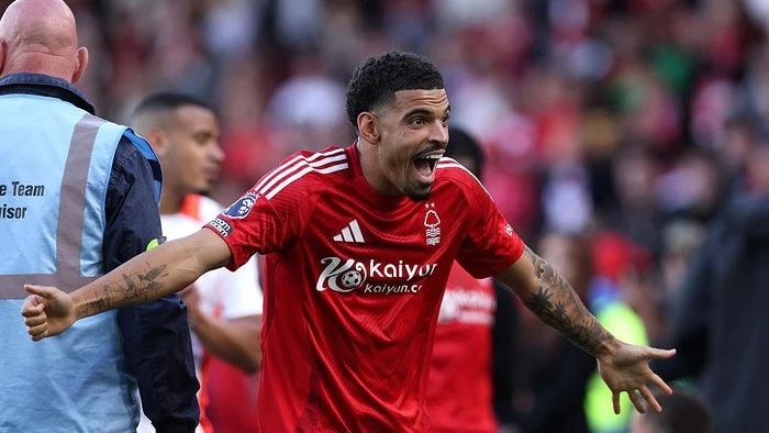 Nottingham Forest Protes, Transfer Gibbs-White ke Spurs Tertunda